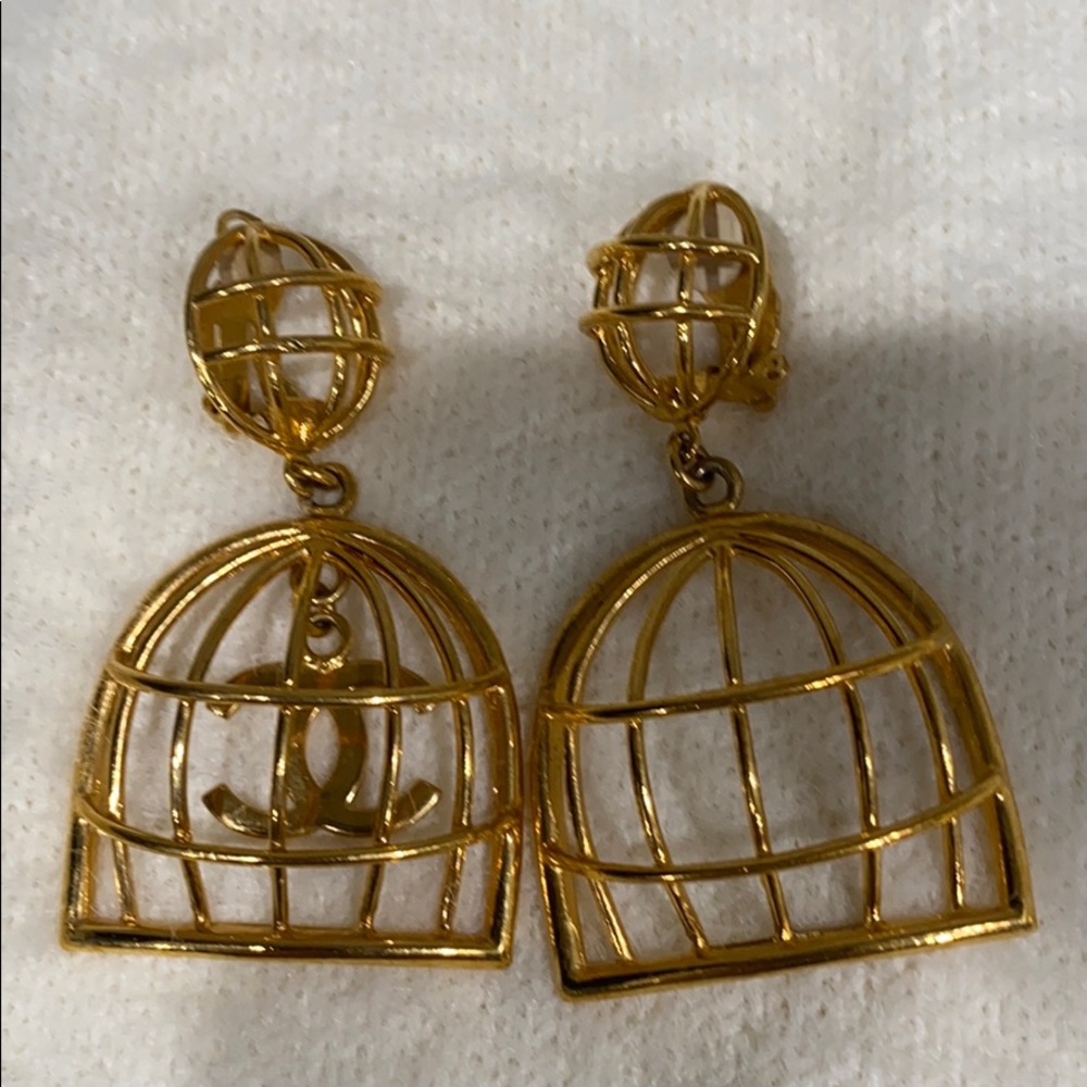 Rare Authentic Chanel earring.